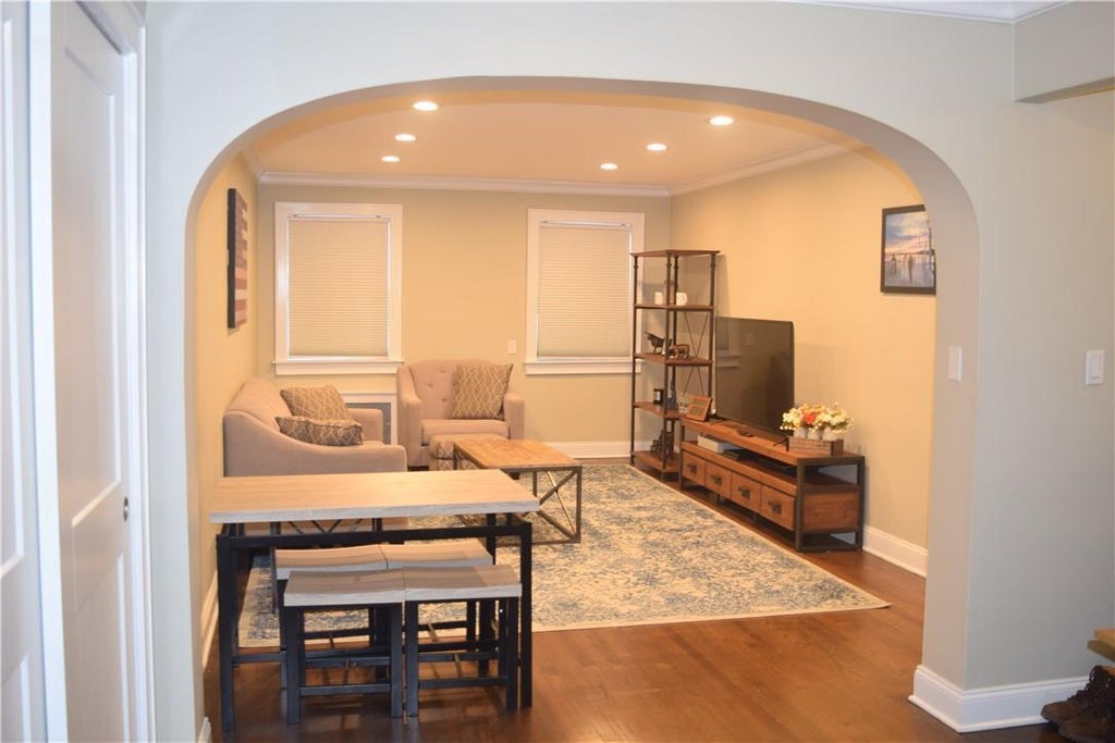 1 of 1 - 19 Old Mamaroneck Road 4e, White Plains, NY