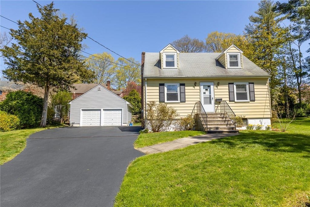 1 of 1 - 342 Manhattan Avenue, Hawthorne, NY