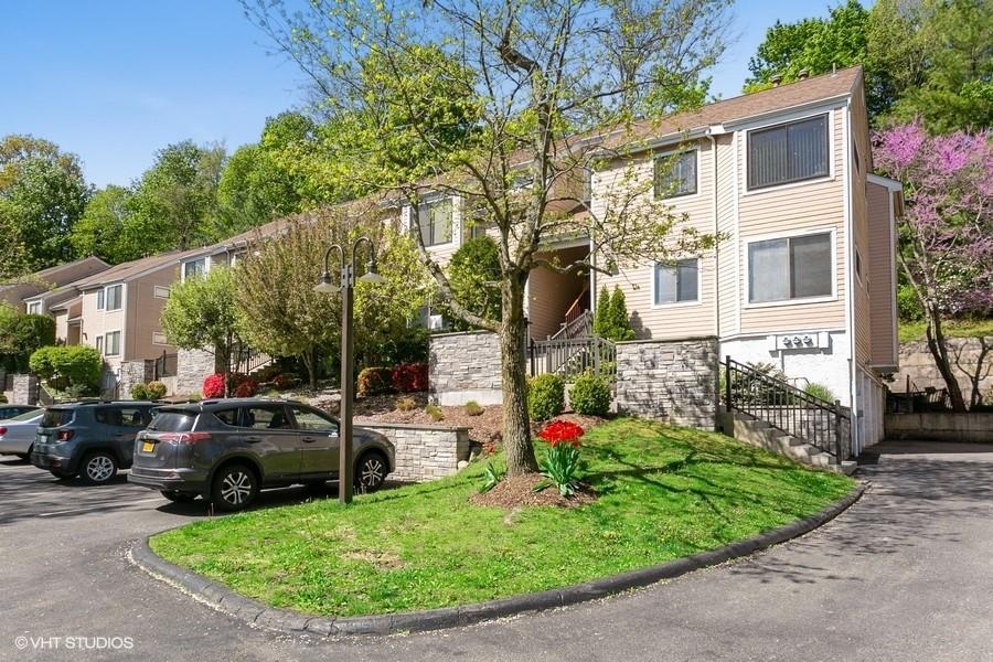 1 of 1 - 164 Birchwood Close # 1, Chappaqua, NY