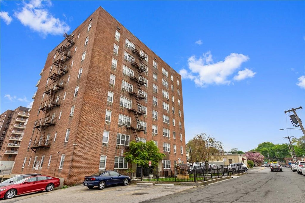 1 of 1 - 52 Yonkers Terrace # 6j, Yonkers, NY