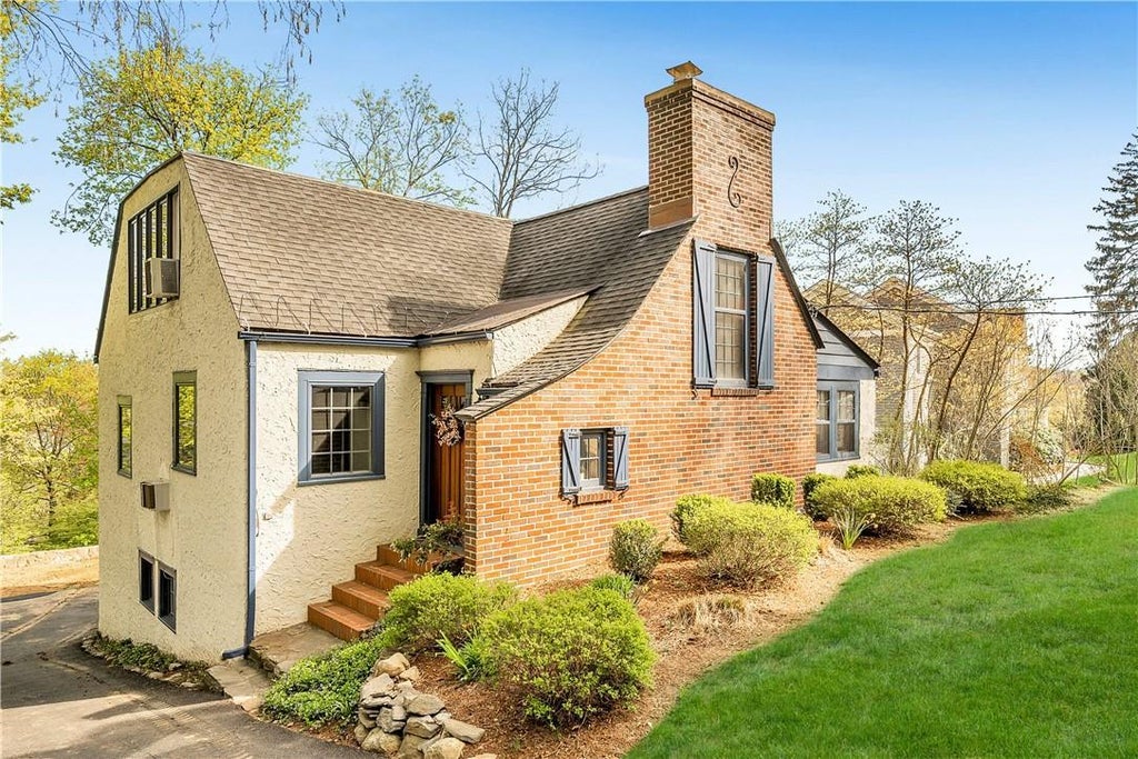 1 of 1 - 33 Hillside Avenue, Pleasantville, NY