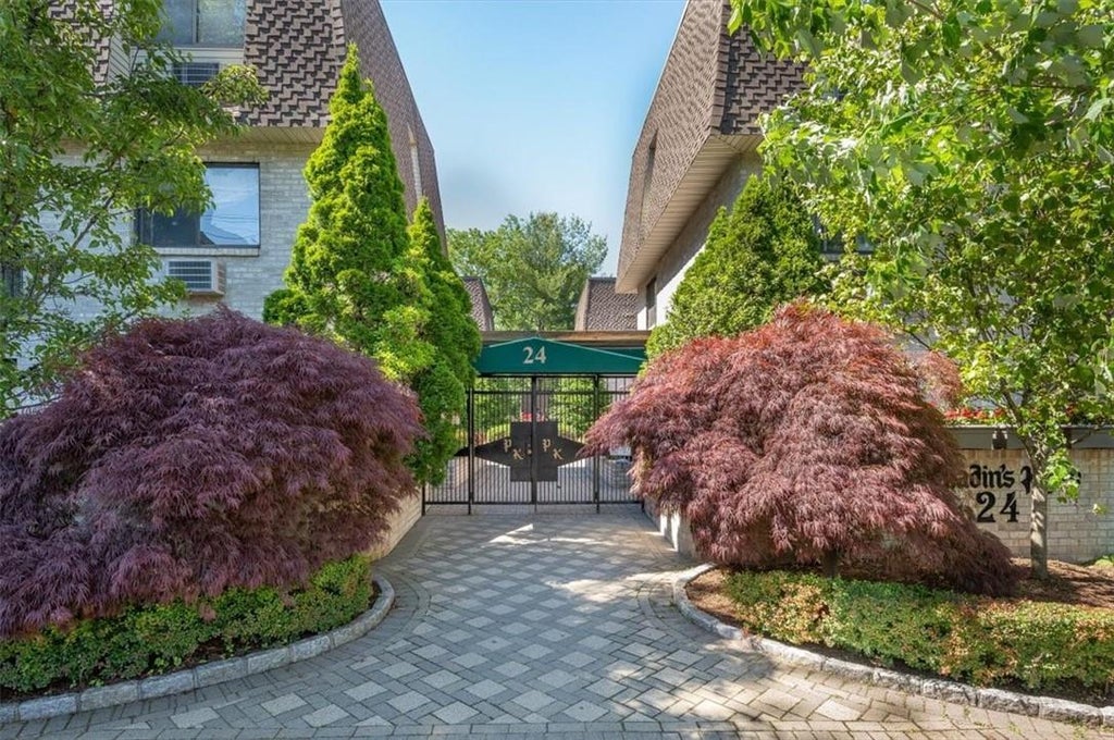 1 of 1 - 24 Carhart Avenue # 206b, White Plains, NY