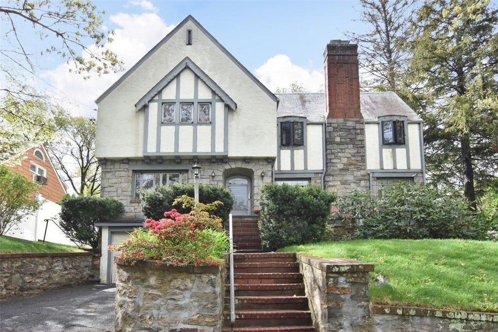 1 of 1 - 82 Vaughn Avenue, New Rochelle, NY