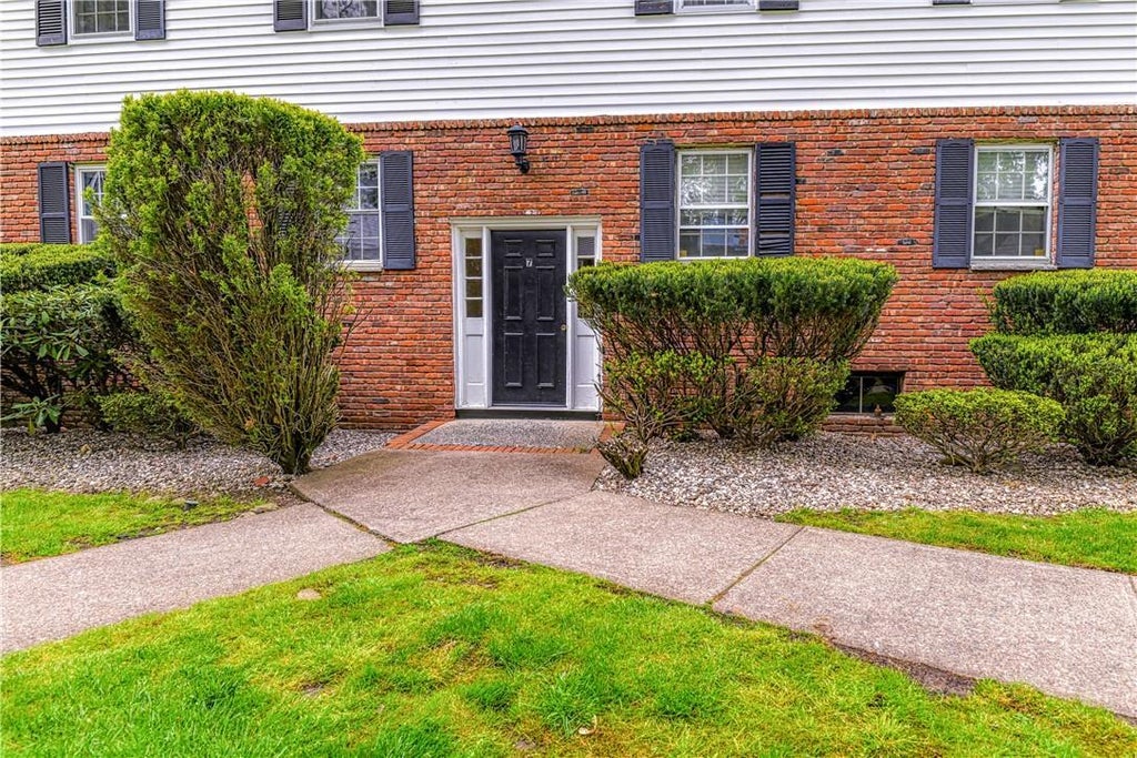 1 of 1 - 7 Essex Lane # B1, Suffern, NY
