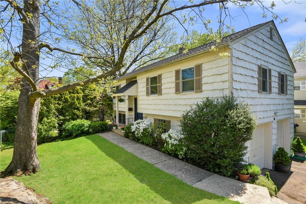 1 of 1 - 35 Blossom Terrace, Larchmont, NY