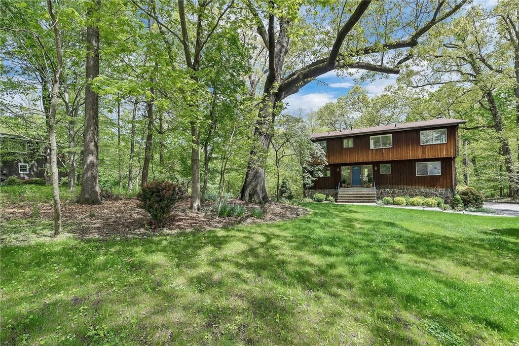 1 of 1 - 10 Giglio Court, Croton-on-Hudson, NY