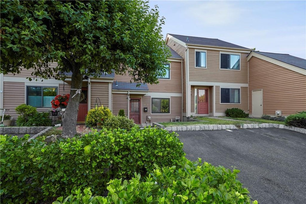 1 of 1 - 85 Greenway Close, Rye Brook, NY