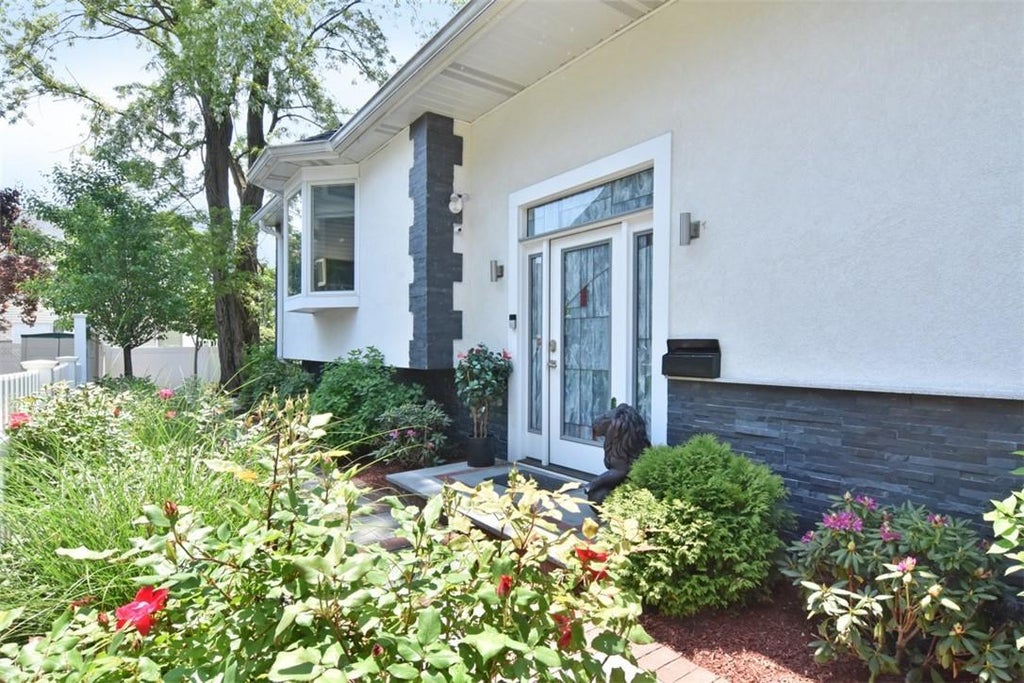 1 of 1 - 9 Allen Place, Bronxville, NY