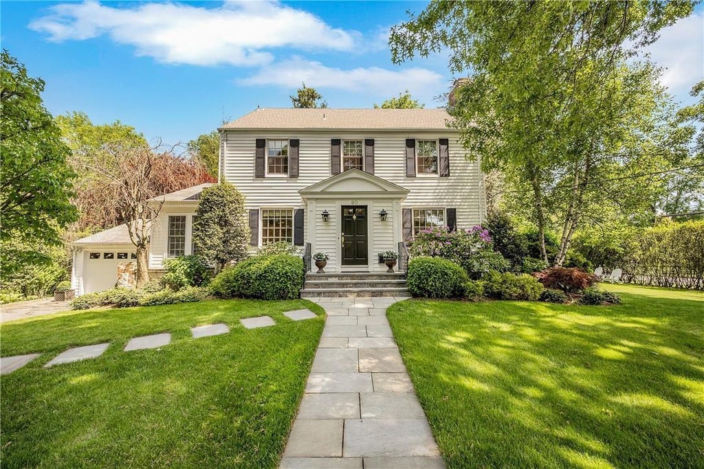 1 of 1 - 60 Howell Avenue, Larchmont, NY