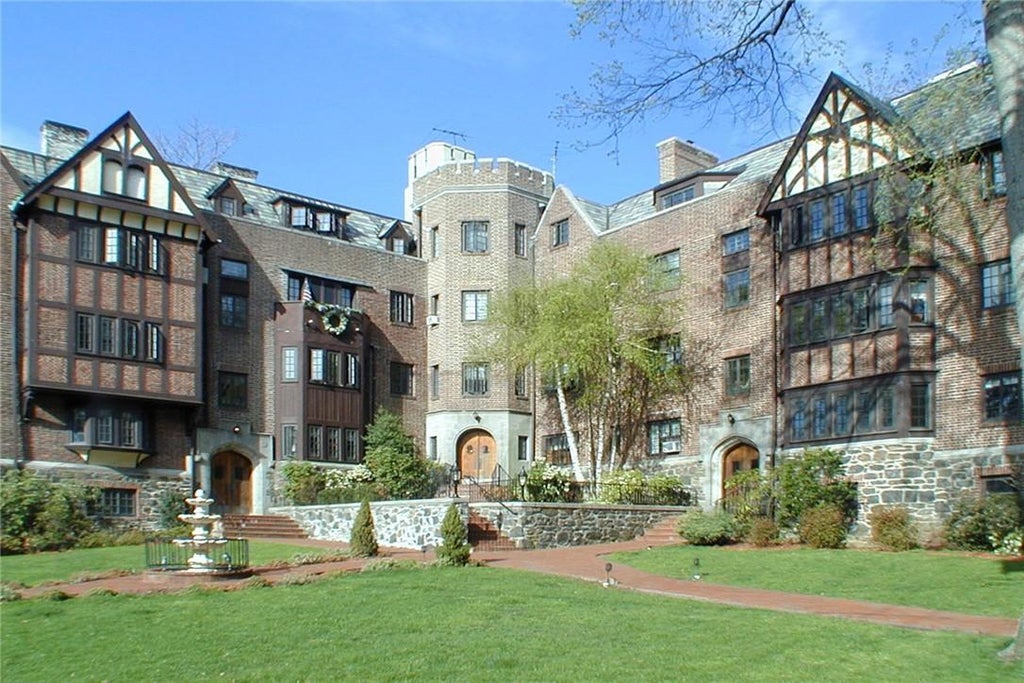 1 of 1 - 6 Davis Avenue # A22, Rye, NY