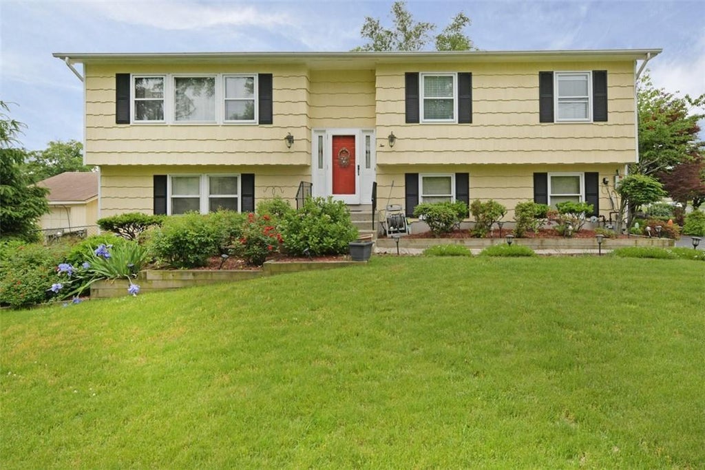 1 of 1 - 2 Stubbe Drive, Stony Point, NY