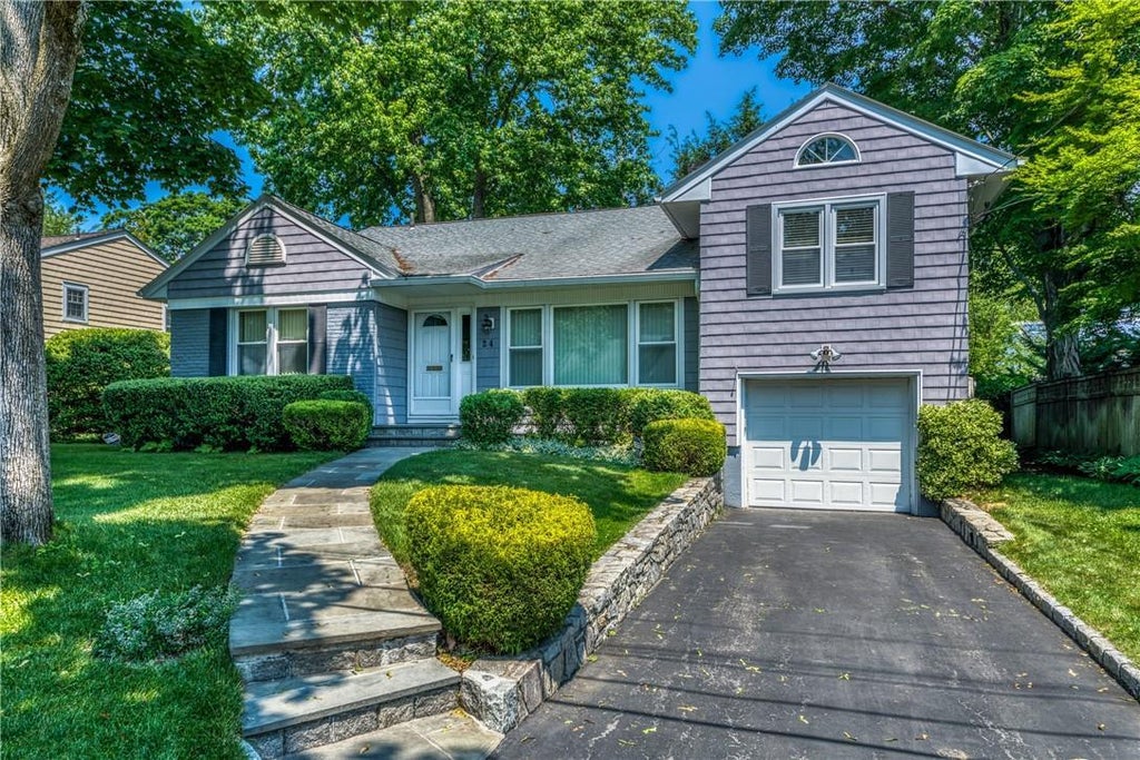 1 of 1 - 24 Frederick Lane, Scarsdale, NY