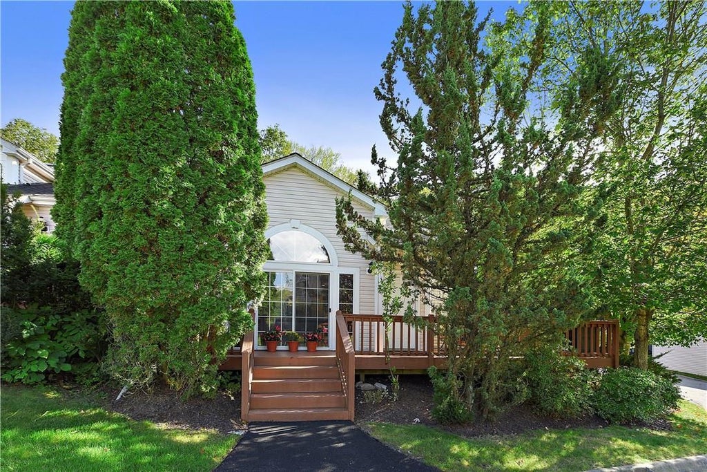 1 of 1 - 1 Pembrooke Court, Putnam Valley, NY