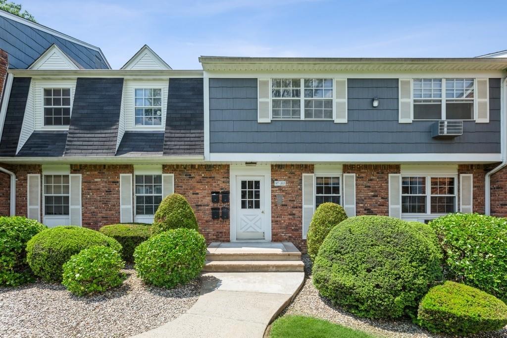 1 of 1 - 103 Doxbury Lane, Suffern, NY