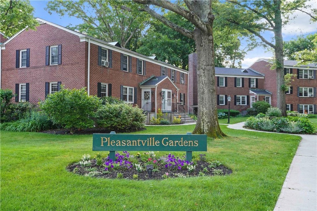 1 of 1 - 293 Manville Road 1e, Pleasantville, NY