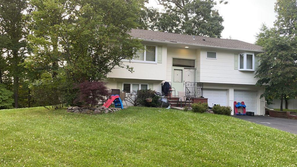 1 of 1 - 35 Beckett Court, Chestnut Ridge, NY