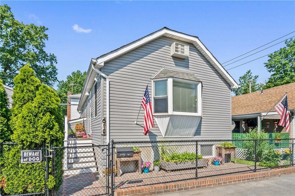1 of 1 - 61 Edgewater Park # 61e, Bronx, NY