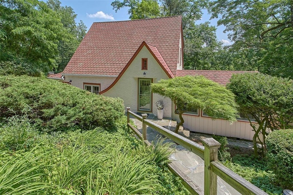 1 of 1 - 210 Mill River (1 Undercliff Rd) Road, Chappaqua, NY