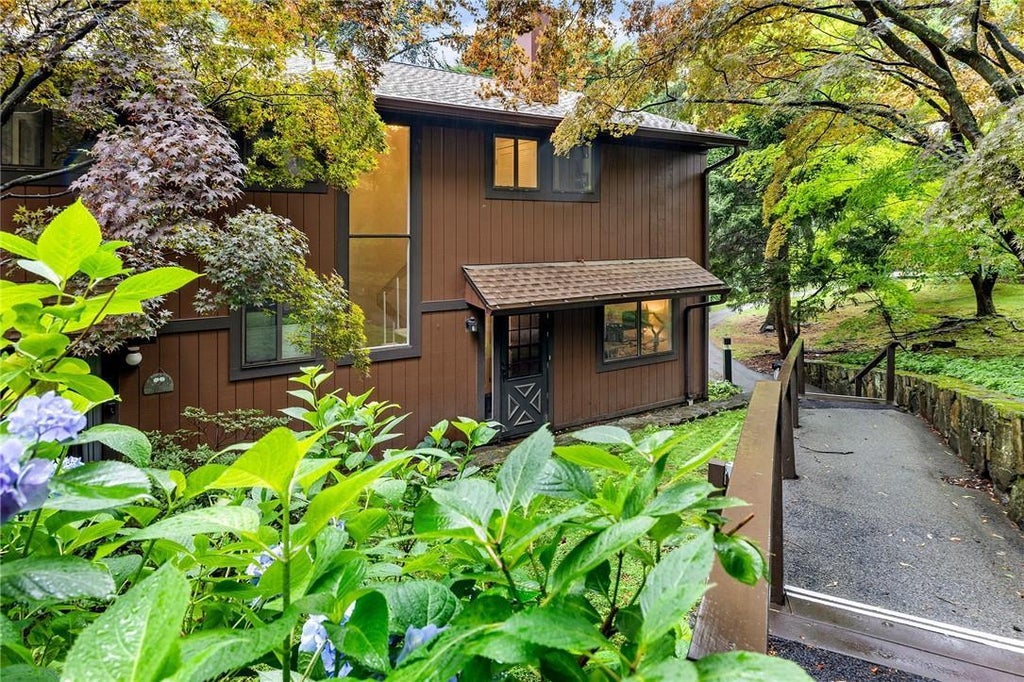 1 of 1 - 377 Martling Avenue, Tarrytown, NY
