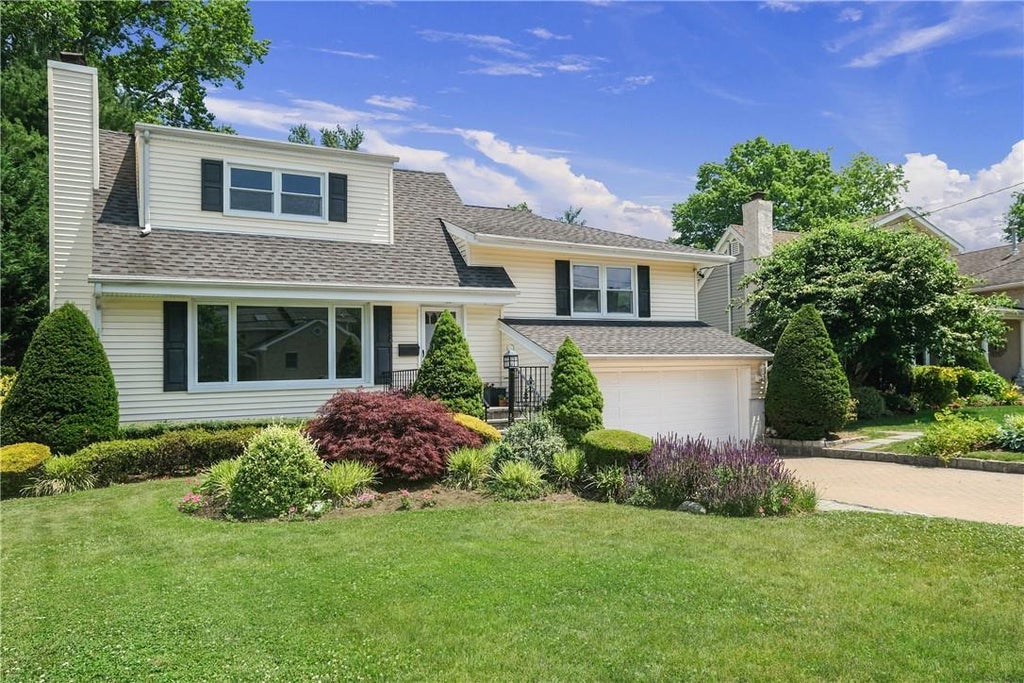 1 of 1 - 39 Vernon Drive, Scarsdale, NY