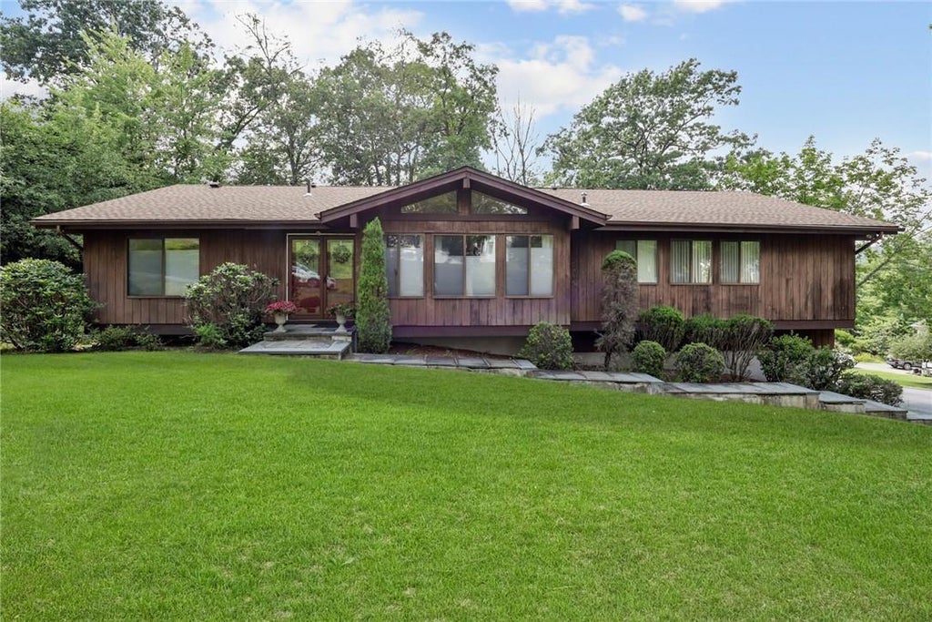 1 of 1 - 1 Rockridge Drive, Thiells, NY
