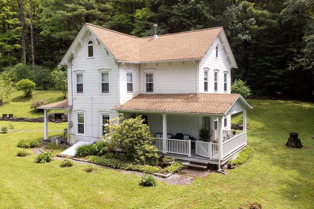 1 of 1 - 18 Park Road, Chichester, NY