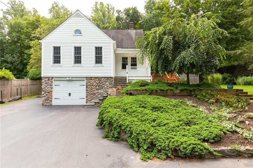 1 of 1 - 4 Oak Drive, Katonah, NY