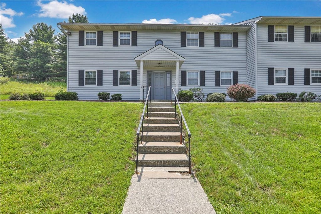 1 of 1 - 8 Ivy Court # H, Fishkill, NY