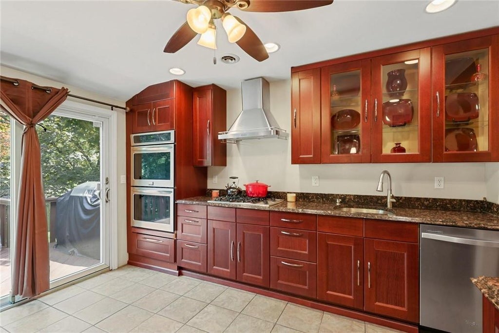 1 of 1 - 52 Lawrence Place, Chestnut Ridge, NY