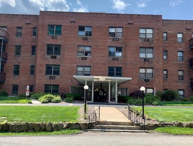 1 of 1 - 5 Oakdale Manor # A11, Suffern, NY