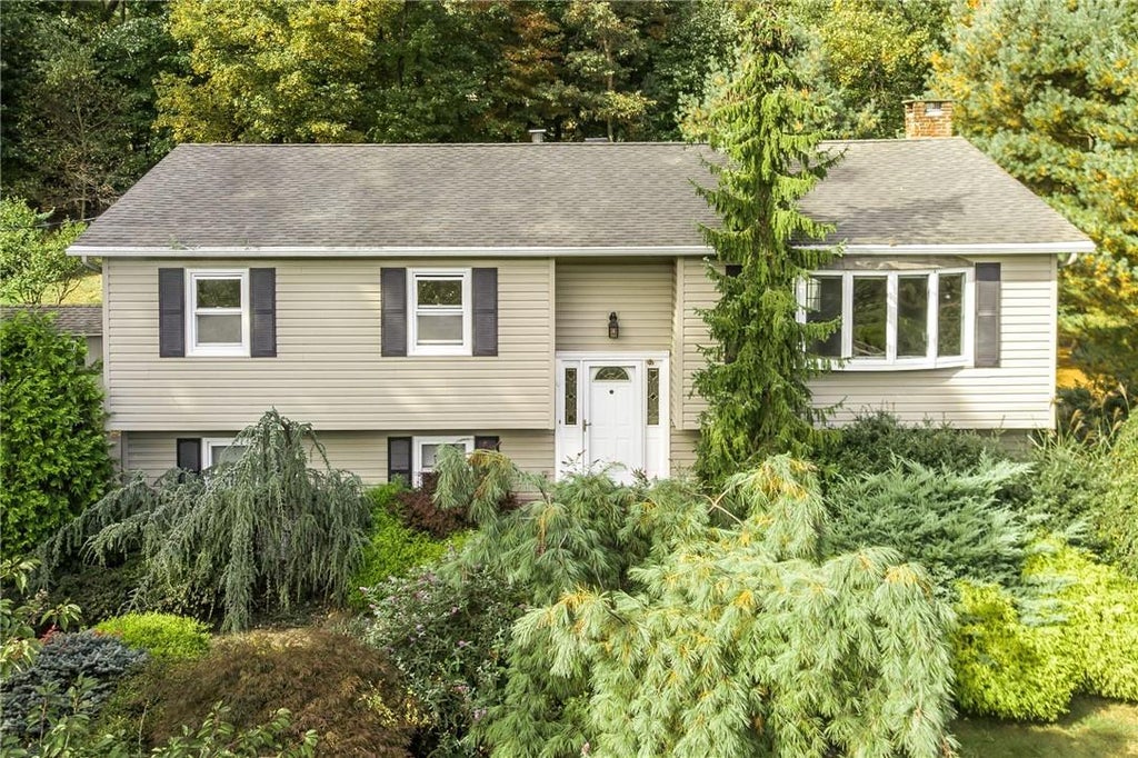 1 of 1 - 75 Lorna Lane, Suffern, NY