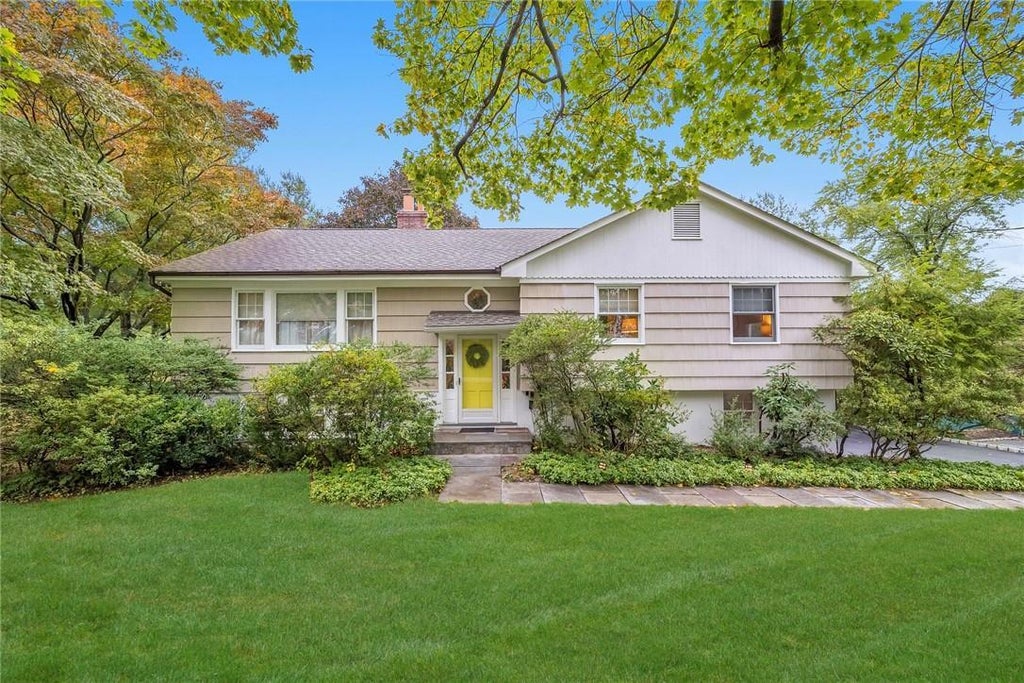 1 of 1 - 40 Magnolia Road, Briarcliff Manor, NY