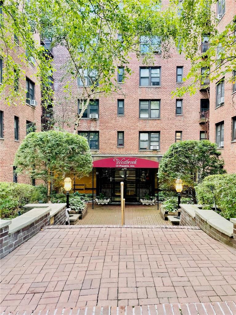 1 of 1 - 10 Franklin Avenue # 4e, White Plains, NY