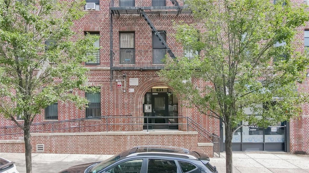 1 of 1 - 631 Academy St. # 3a, New York, NY