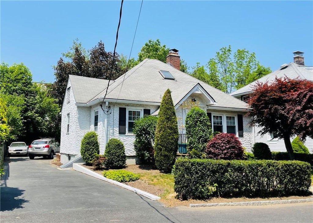 1 of 1 - 705 Hall St., Mamaroneck, NY