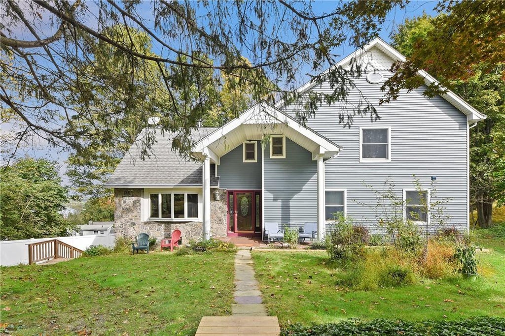1 of 1 - 10 Oak Ridge Drive, Mahopac, NY