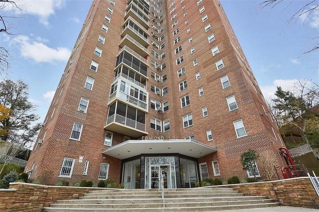 1 of 1 - 3135 Johnson Avenue # 5a, Bronx, NY