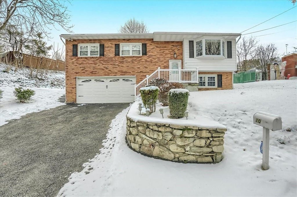 1 of 1 - 10 Lucas Drive, New Windsor, NY