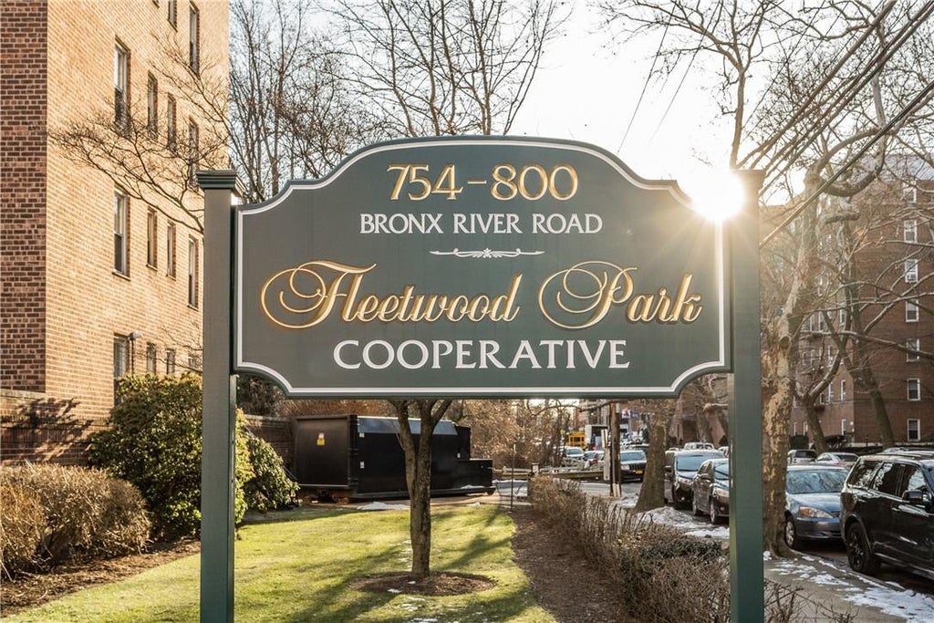 1 of 1 - 800 Bronx River Road A33, Bronxville, NY