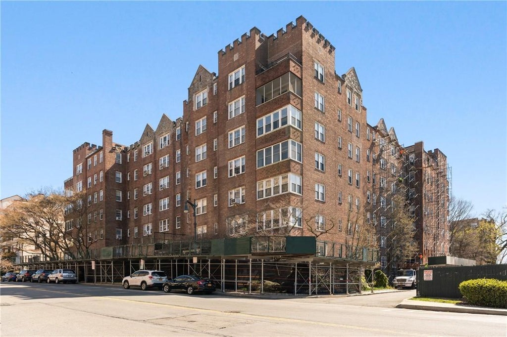 1 of 1 - 21 Chatsworth Avenue # 6k, Larchmont, NY