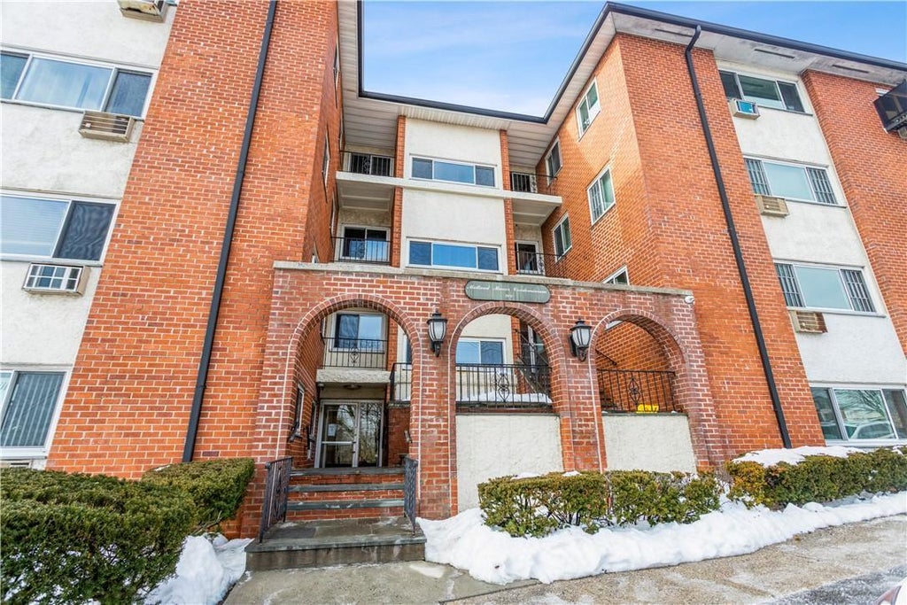 1 of 1 - 900 Midland Avenue # D1, Yonkers, NY