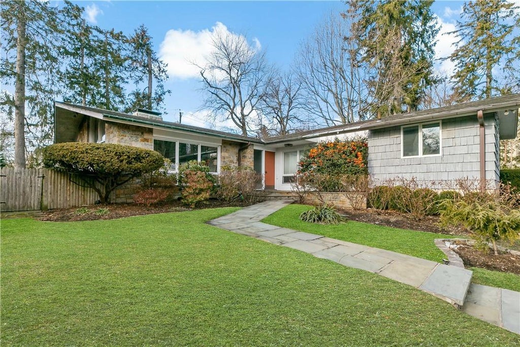 1 of 1 - 1a Fairview Road, Scarsdale, NY