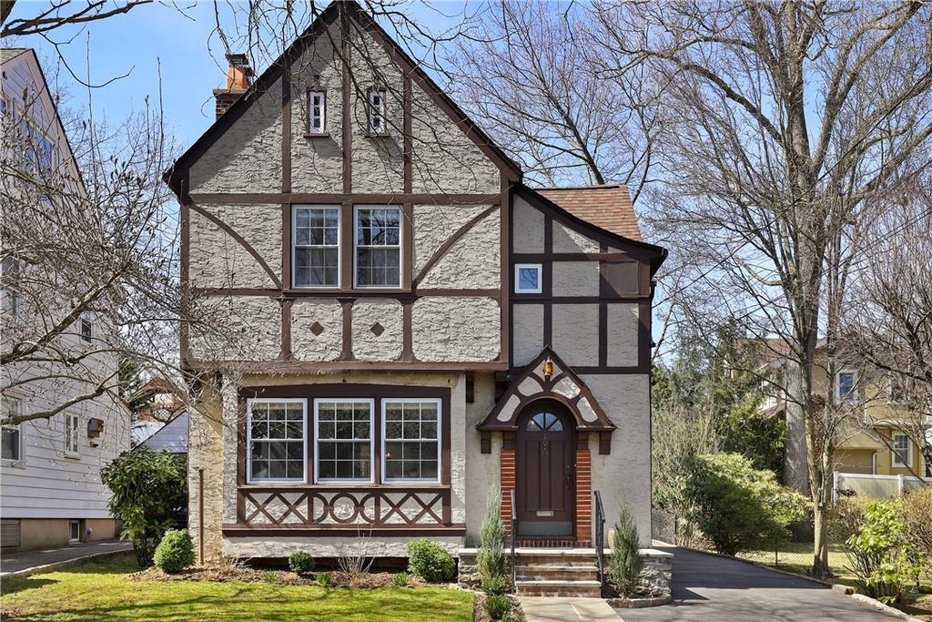 1 of 1 - 79 Archer Drive, Bronxville, NY