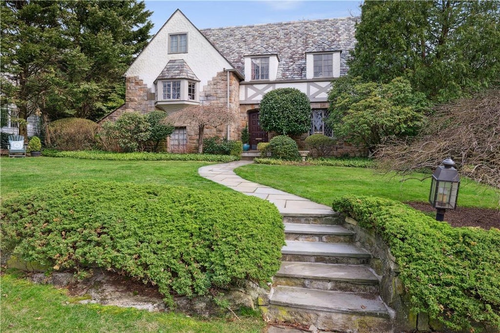 1 of 1 - 118 Carleon Avenue, Larchmont, NY
