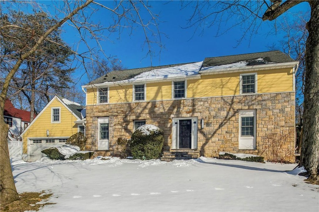1 of 1 - 1 Carthage Lane, Scarsdale, NY
