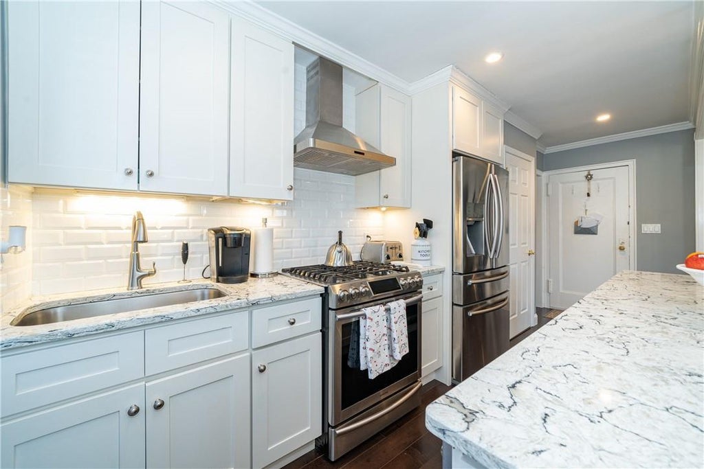 1 of 1 - 19 Manchester Road B21, Eastchester, NY