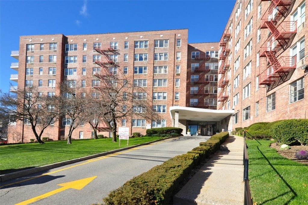 1 of 1 - 333 Bronx River Road 617, Yonkers, NY