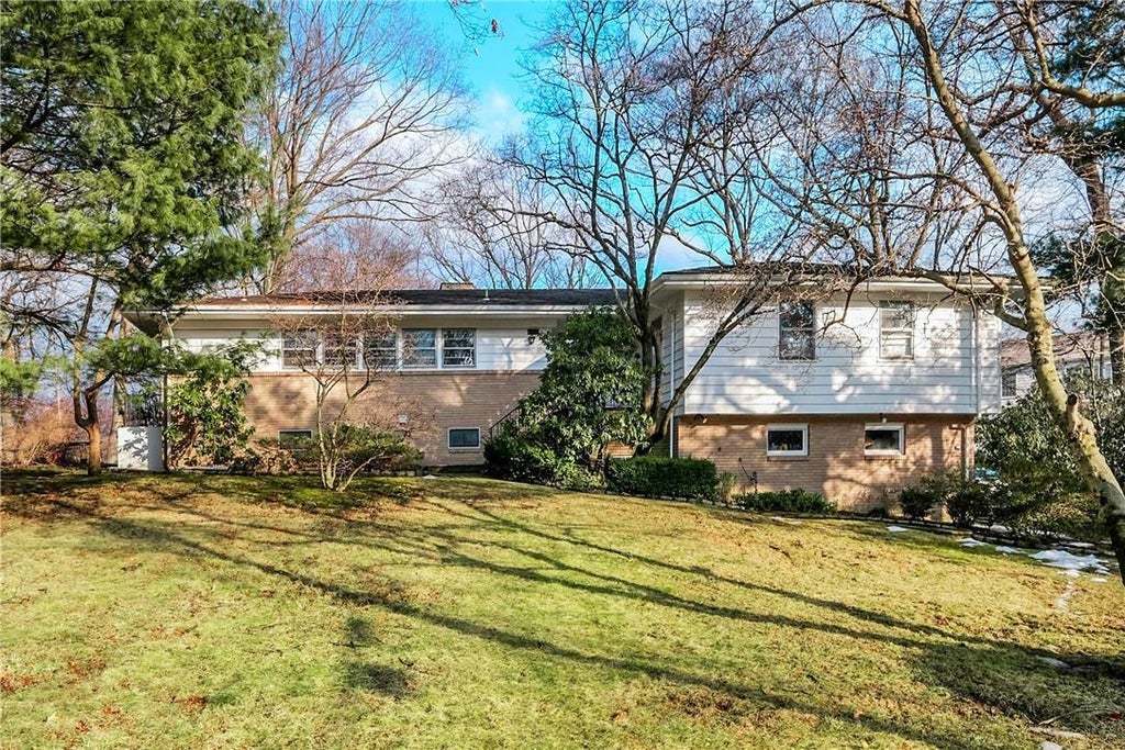 1 of 1 - 15 Eagles Bluff, Rye Brook, NY