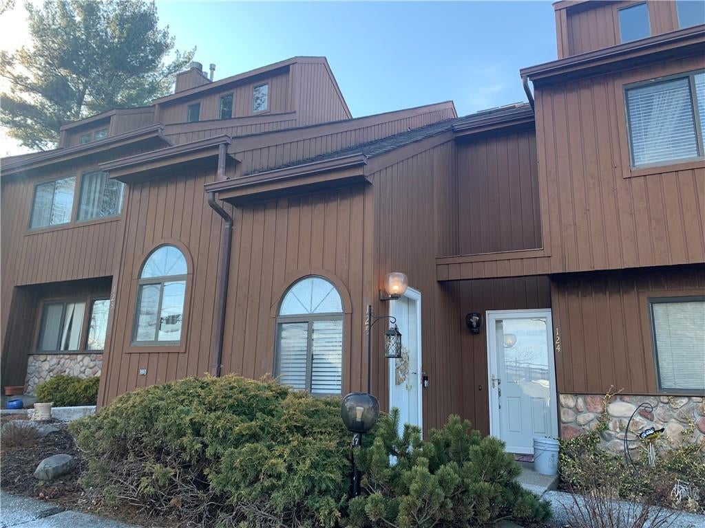 1 of 1 - 125 Swan Court, Poughkeepsie, NY