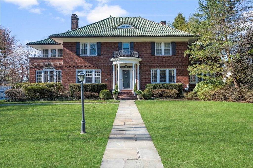 1 of 1 - 90 Lyncroft Road, New Rochelle, NY